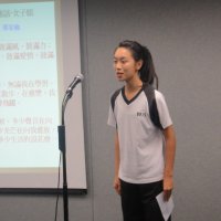 何明華銀禧中學學生表演中